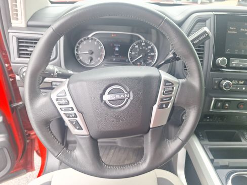 Used 2024 Nissan Titan SV w/ SV Convenience Package AWD/4WD image 13