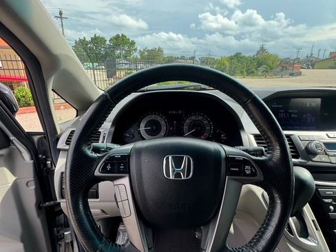 Used 2011 Honda Odyssey EX-L image 11