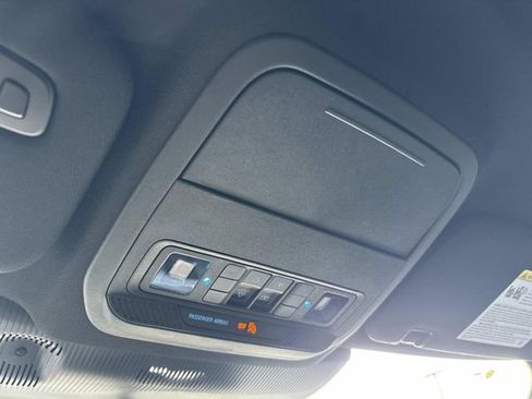 Certified 2025 Ford Explorer ST-Line w/ Premium Package AWD/4WD image 36