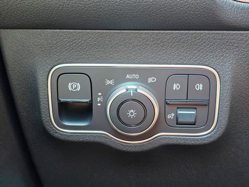 New 2026 Mercedes-Benz GLB 250 4MATIC image 25