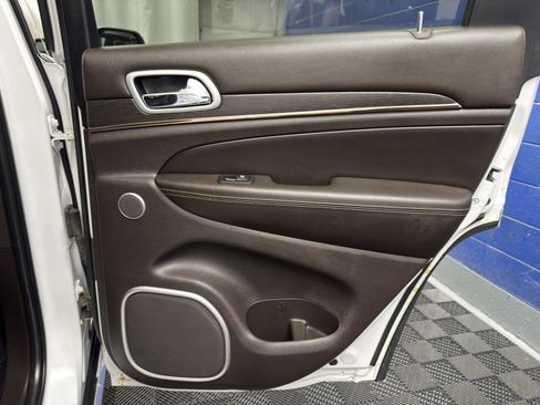 Used 2019 Jeep Grand Cherokee Summit image 31