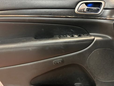 Used 2018 Jeep Grand Cherokee High Altitude RWD image 10