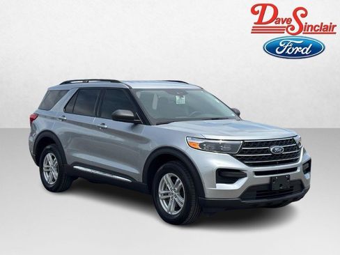 Used 2023 Ford Explorer XLT AWD/4WD image 4
