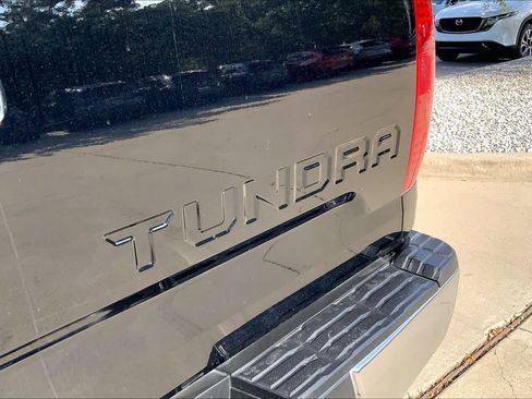 Used 2014 Toyota Tundra SR5 w/ SR5 Upgrade Package AWD/4WD image 31