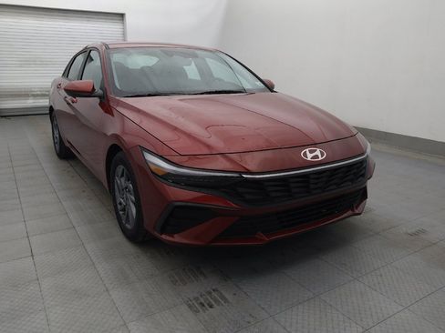 Used 2024 Hyundai Elantra SEL FWD image 13