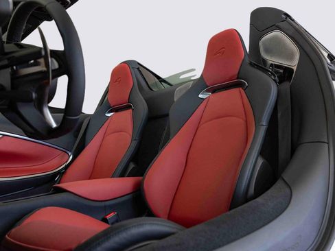 Used 2025 McLaren Artura Spider image 10