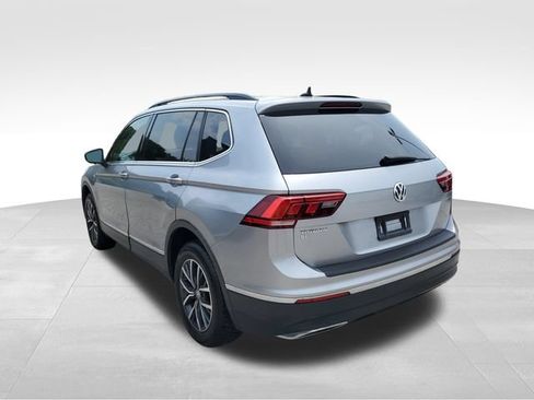 Used 2020 Volkswagen Tiguan SE w/ Panoramic Sunroof Package FWD image 6