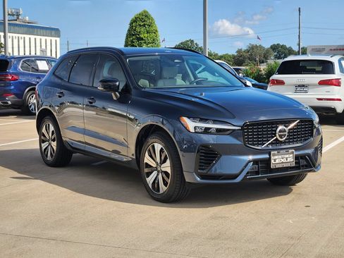 Used 2023 Volvo XC60 T8 Plus w/ Protection Package Premier AWD/4WD image 3