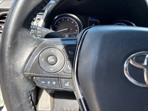 Used 2019 Toyota Camry SE FWD image 19