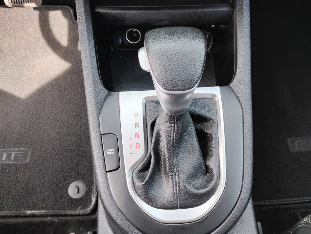 Used 2022 Kia Forte LXS FWD image 21