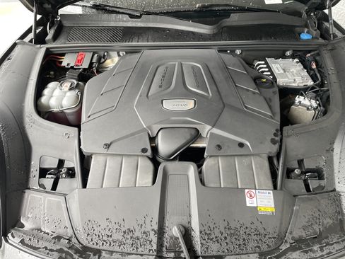 Used 2023 Porsche Cayenne AWD/4WD image 33