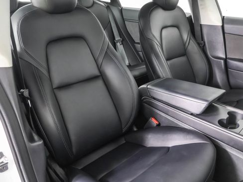 Used 2021 Tesla Model 3 Standard Range Plus image 44