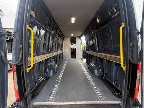 Used 2019 Mercedes-Benz Sprinter 170 image 19