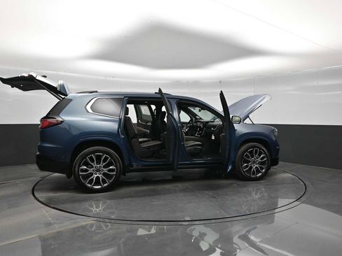 New 2026 GMC Acadia Denali Ultimate w/ LPO, Floor Liner Package AWD/4WD image 44