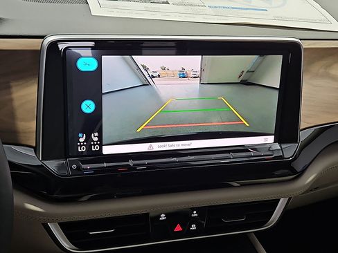 New 2026 Volkswagen Atlas SE FWD image 19