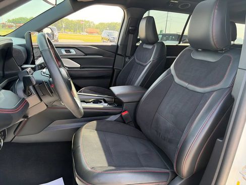 Used 2025 Ford Explorer ST w/ Sun And Sound Package AWD/4WD image 19