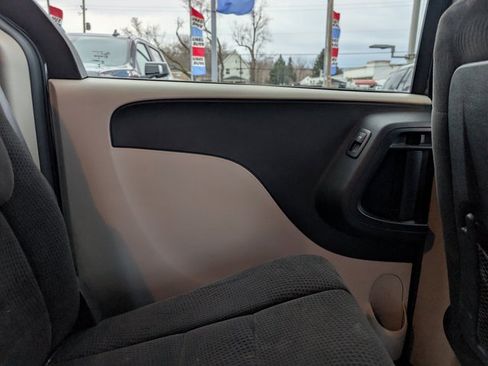 Used 2013 Dodge Grand Caravan SE image 14