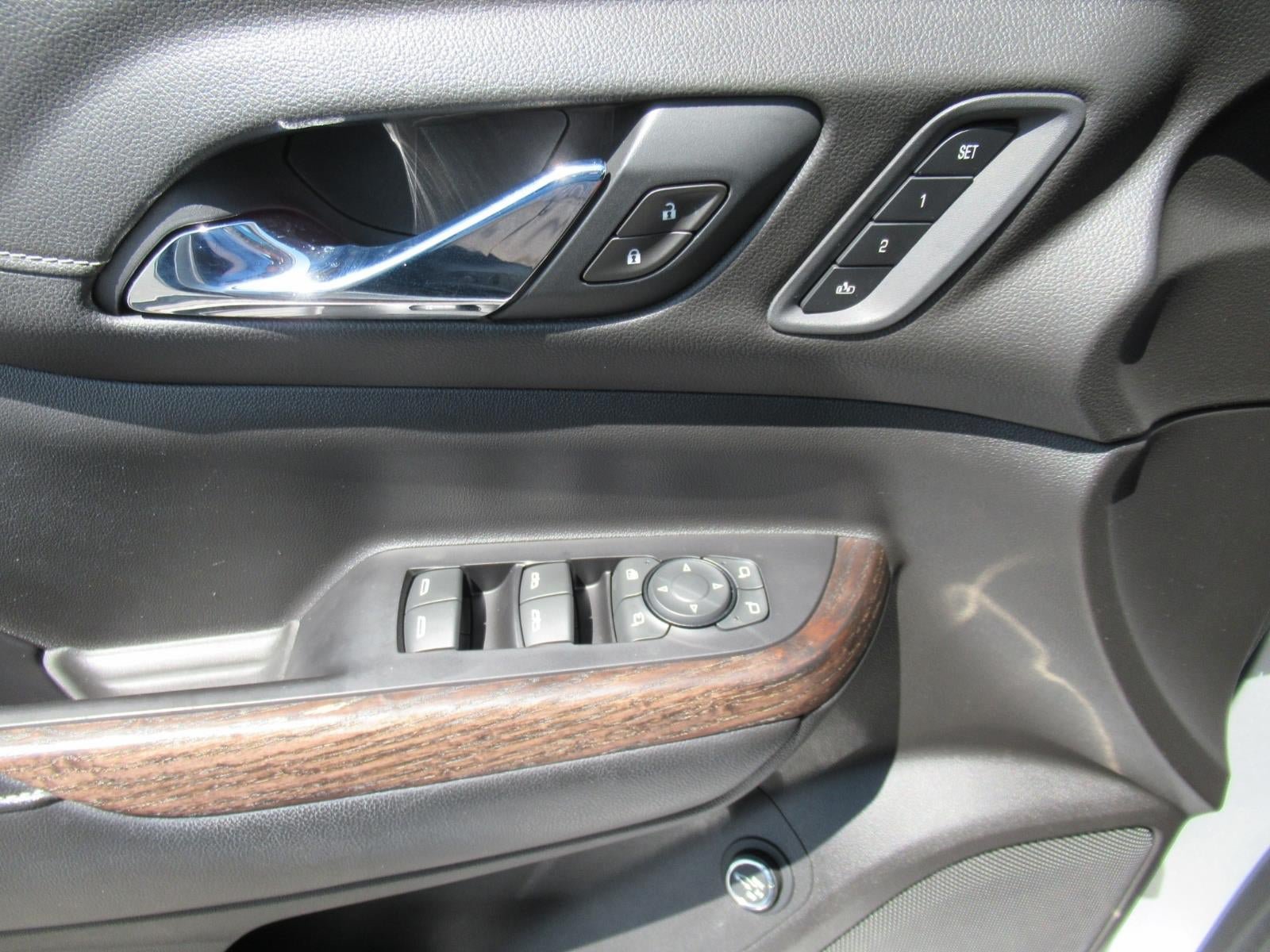 Used 2020 GMC Acadia Denali w/ Technology Package FWD image 22