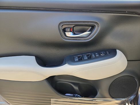 New 2026 Honda HR-V LX image 8