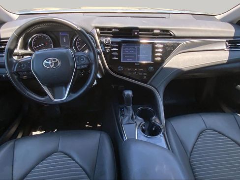 Used 2020 Toyota Camry SE FWD image 15