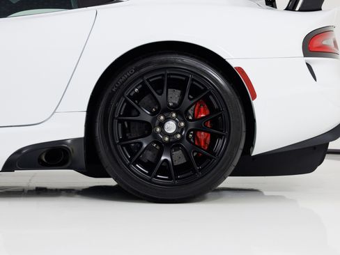 Used 2016 Dodge Viper ACR w/ Extreme Aero Package RWD image 10