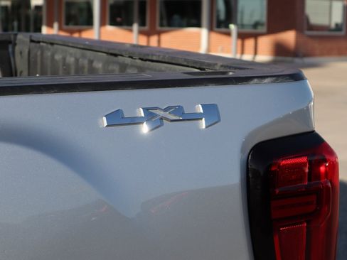 Used 2023 GMC Sierra 2500 SLE image 4