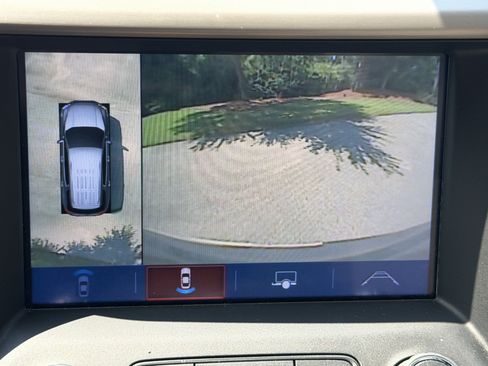 Used 2017 GMC Acadia Denali w/ Technology Package FWD image 9