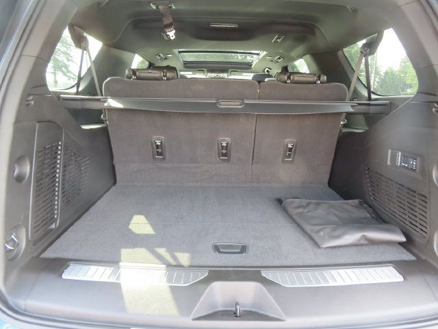Used 2026 Chevrolet Suburban High Country AWD/4WD image 44