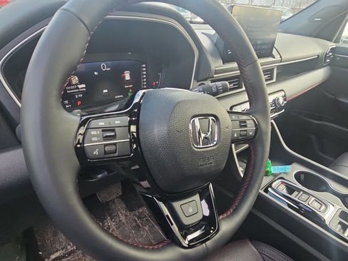 Certified 2025 Honda Pilot Black Edition image 5