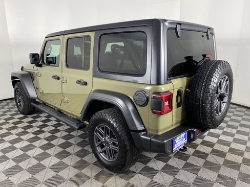 Used 2025 Jeep Wrangler Sport S image 9