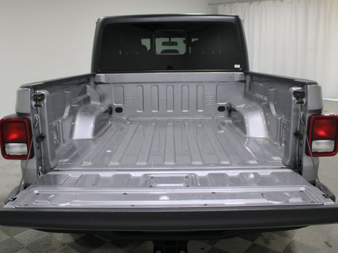 Used 2020 Jeep Gladiator Sport w/ Quick Order Package 24S AWD/4WD image 21