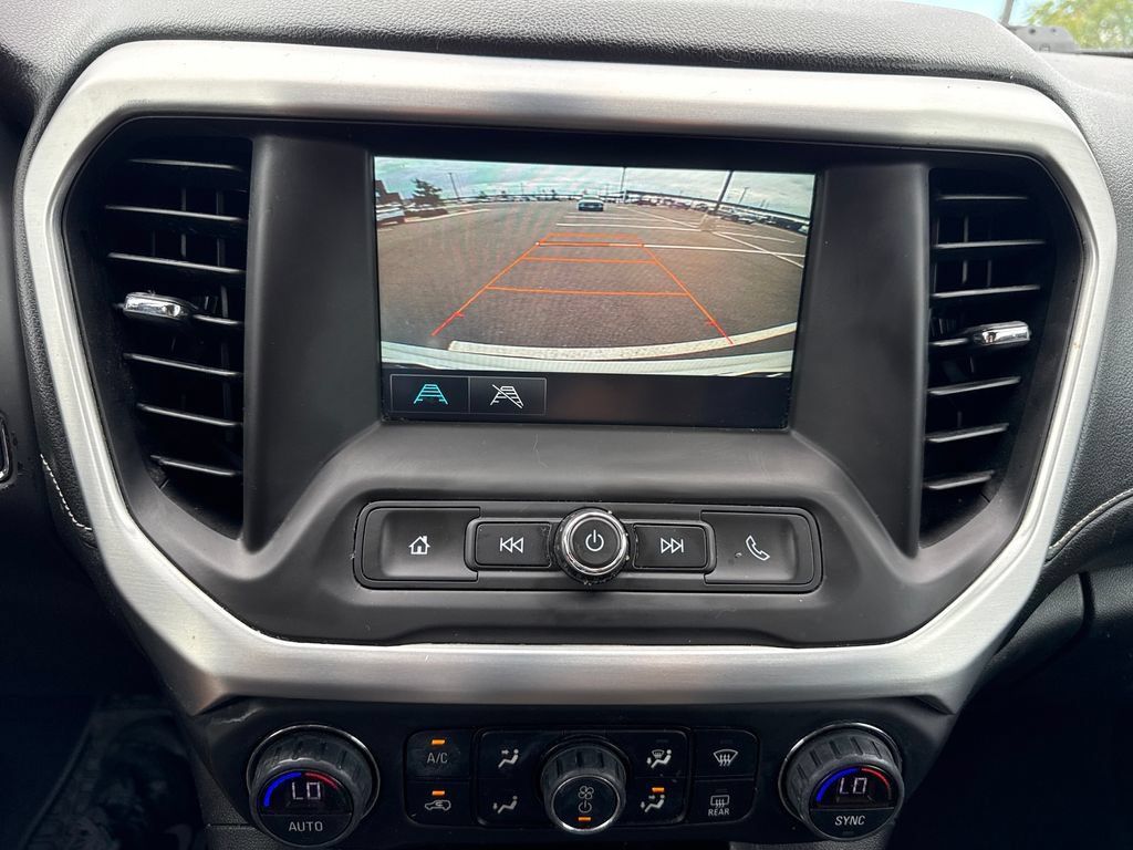 Used 2018 GMC Acadia SLE AWD/4WD image 17