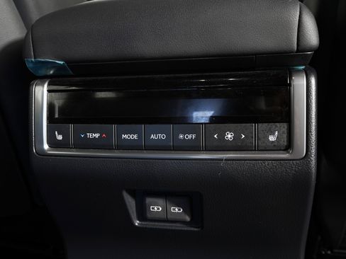 Used 2024 Lexus GX 550 image 12