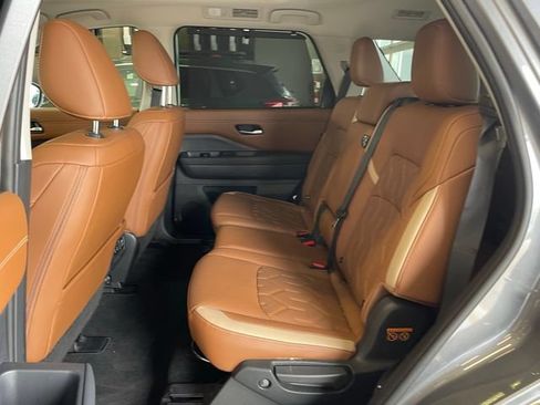 Used 2026 Nissan Pathfinder Platinum w/ Cargo Package AWD/4WD image 19