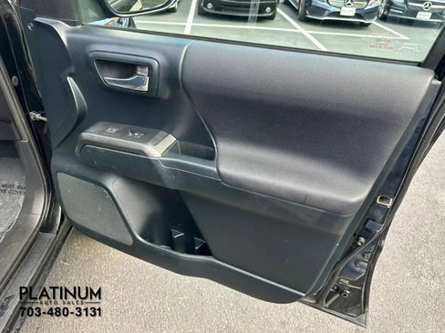 Used 2016 Toyota Tacoma TRD Sport w/ Towing Package AWD/4WD image 18