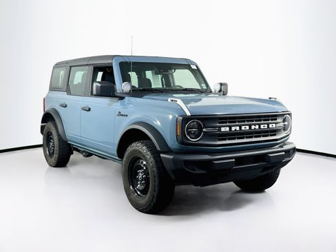 Used 2023 Ford Bronco 4-Door AWD/4WD image 3