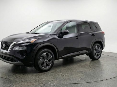 Used 2025 Nissan Rogue SV AWD/4WD image 3