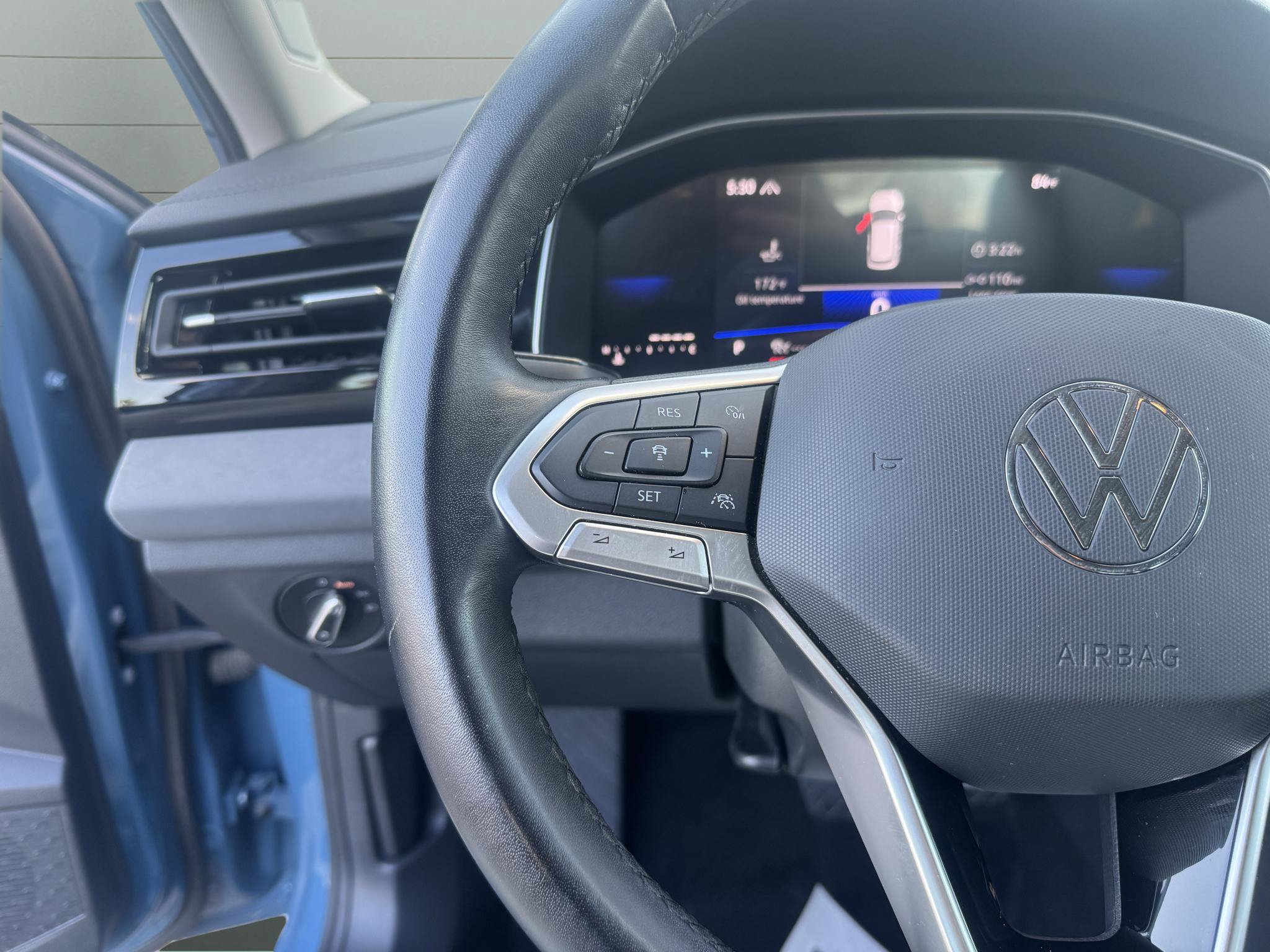 Used 2025 Volkswagen Jetta SE FWD image 16