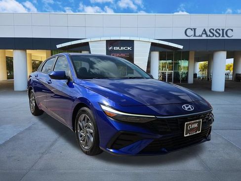 Used 2024 Hyundai Elantra SEL FWD image 1