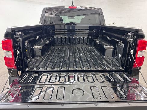 New 2025 Ford Maverick XLT w/ XLT Luxury Package FWD image 13