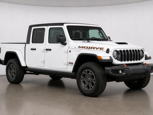 Used 2025 Jeep Gladiator Mojave AWD/4WD image 1