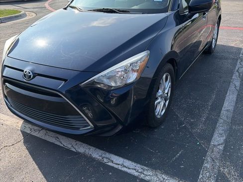Used 2018 Toyota Yaris iA FWD image 2