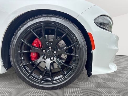 Used 2019 Dodge Charger Scat Pack w/ Plus Group RWD image 31