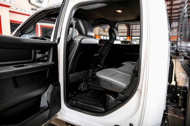 Used 2024 RAM 3500 Tradesman w/ Chrome Appearance Group AWD/4WD image 46