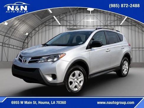 Used 2015 Toyota RAV4 LE FWD image 1