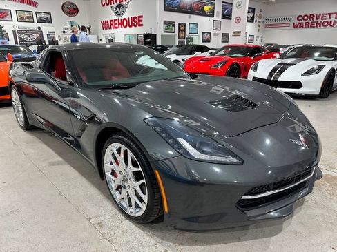 Used 2019 Chevrolet Corvette Stingray Coupe w/ 1LT RWD image 31