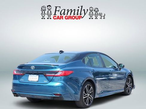 Used 2025 Toyota Camry XSE FWD image 4