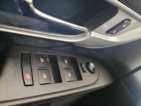 Used 2017 GMC Terrain SLE w/ Technology Package FWD image 27