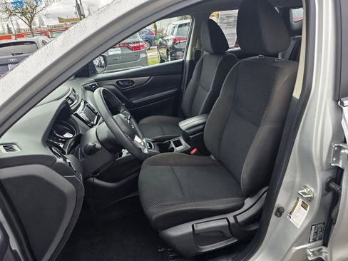 Used 2022 Nissan Rogue Sport S image 4