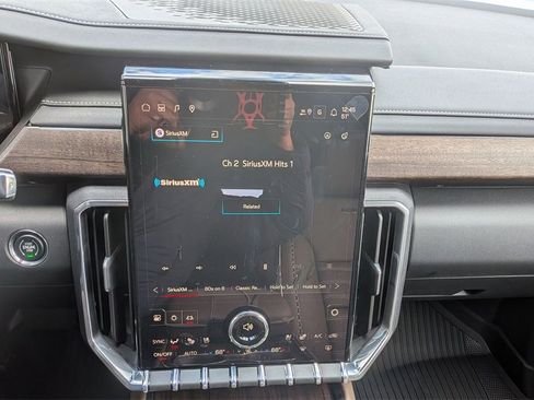 New 2026 GMC Acadia Denali Ultimate w/ LPO, Floor Liner Package image 18